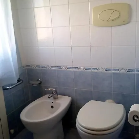 With 2 Bedrooms In San Tommaso Tre Archi With Wonderful Sea View And Furnished Terrace 200 M From The Beach Apartamento