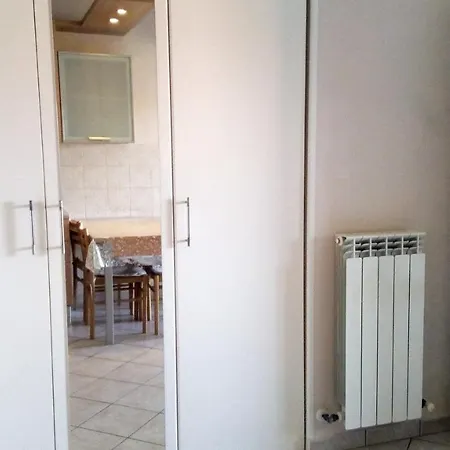 With 2 Bedrooms In San Tommaso Tre Archi With Wonderful Sea View And Furnished Terrace 200 M From The Beach Apartamento