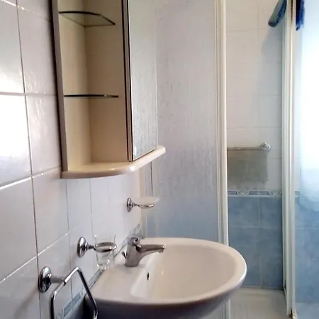 With 2 Bedrooms In San Tommaso Tre Archi With Wonderful Sea View And Furnished Terrace 200 M From The Beach * Lido di Fermo