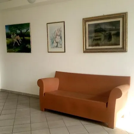 With 2 Bedrooms In San Tommaso Tre Archi With Wonderful Sea View And Furnished Terrace 200 M From The Beach Apartamento